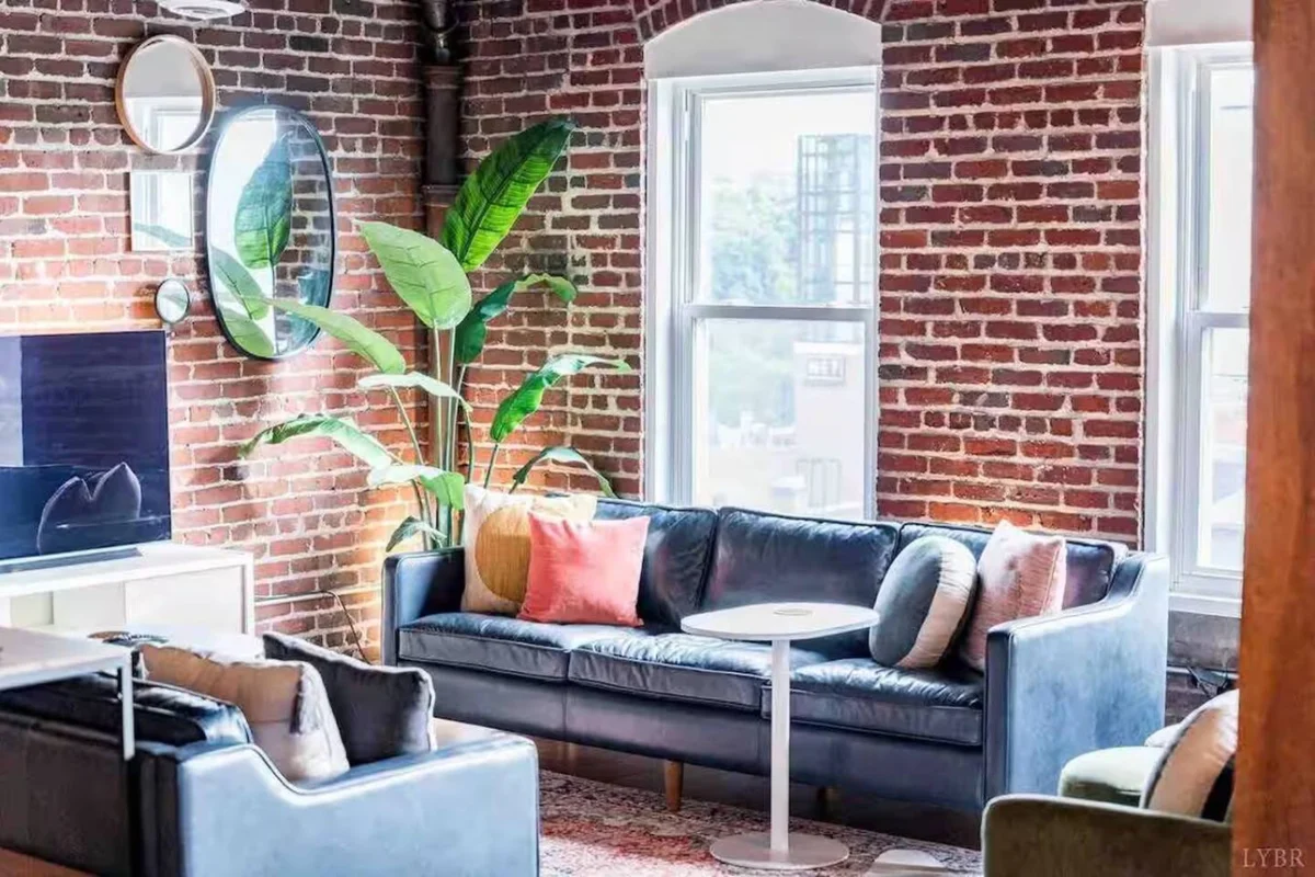 The Loft on Main, Penthouse Loft near Main Street #36