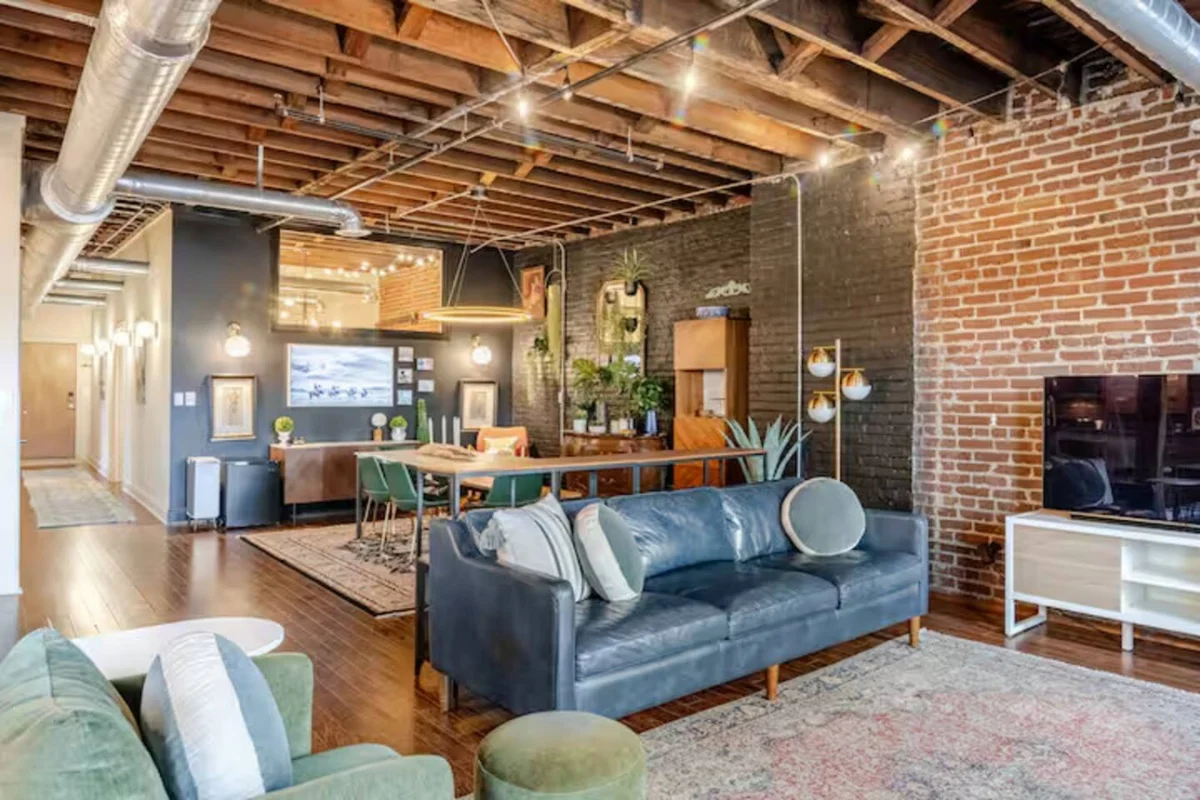 The Loft on Main, Penthouse Loft near Main Street #40