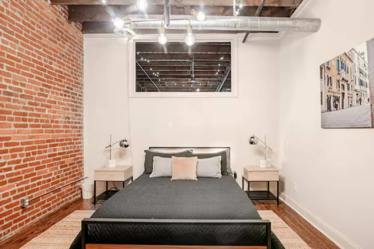 The Loft on Main, Penthouse Loft near Main Street #9