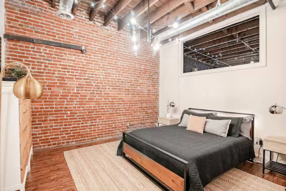 The Loft on Main, Penthouse Loft near Main Street #10