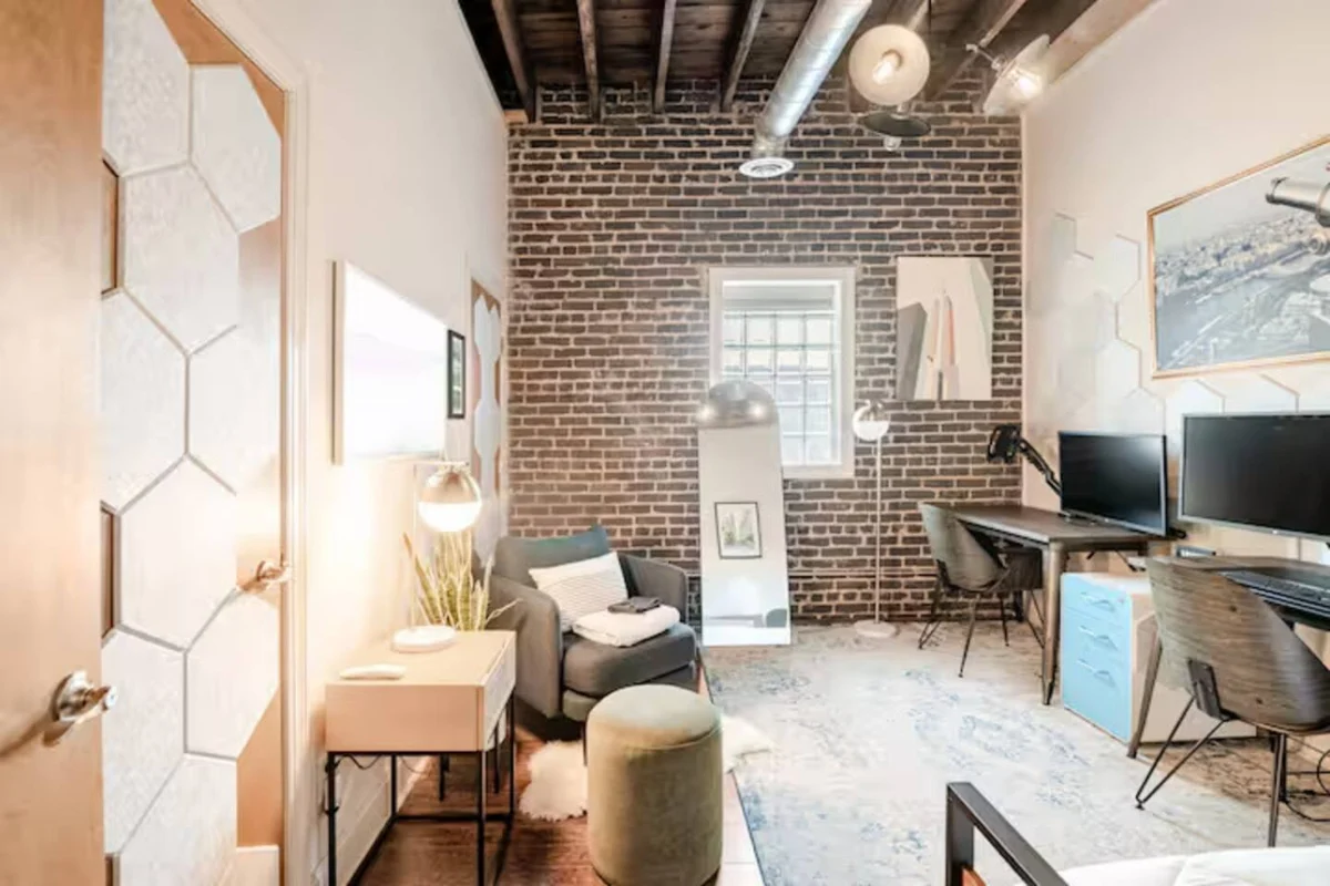 The Loft on Main, Penthouse Loft near Main Street #21