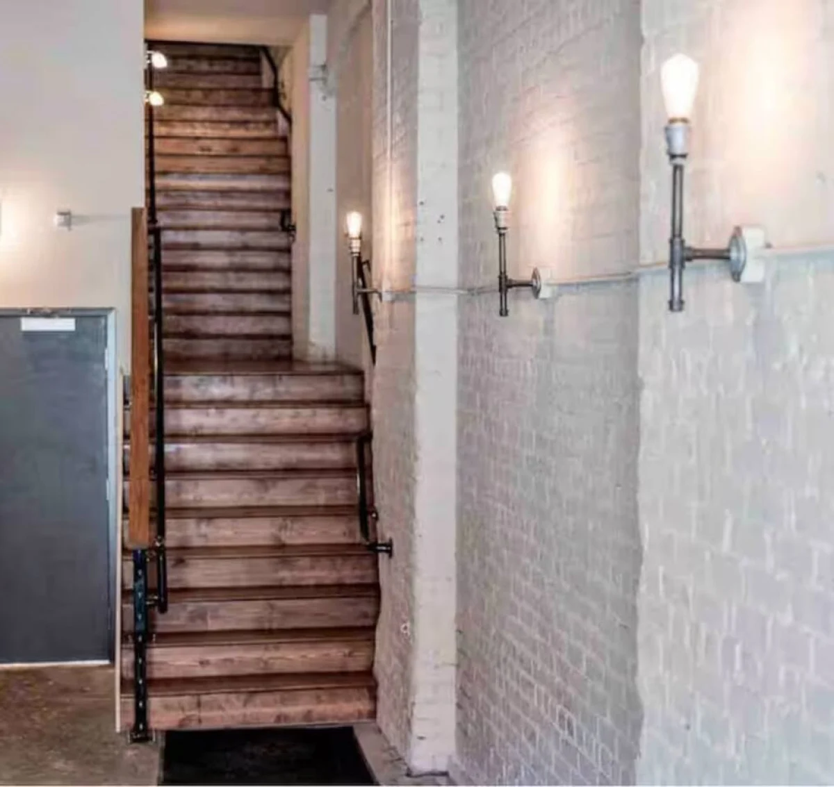 The Loft on Main, Penthouse Loft near Main Street #31