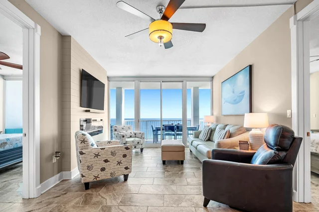 The Whale Rider + Ocean Views + 3BR