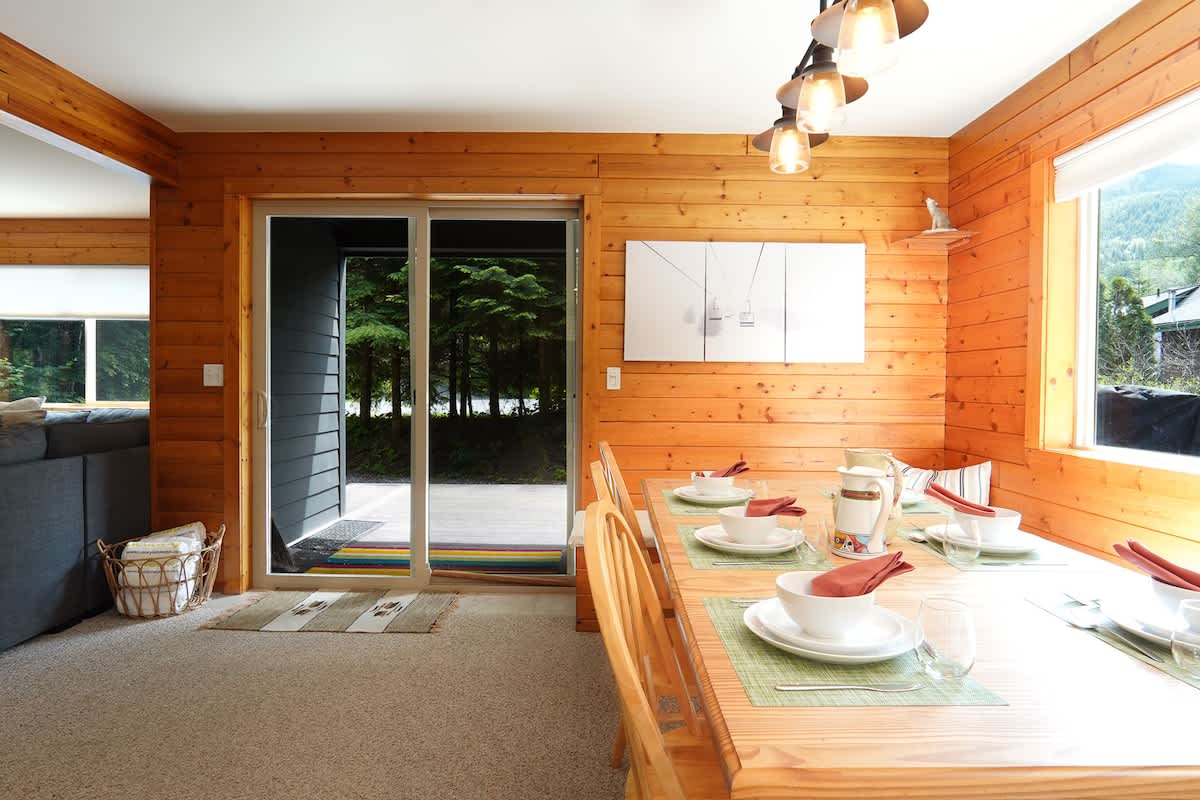 Mt Baker Retreat Hot tub, EV Charger & Bunk RM #17