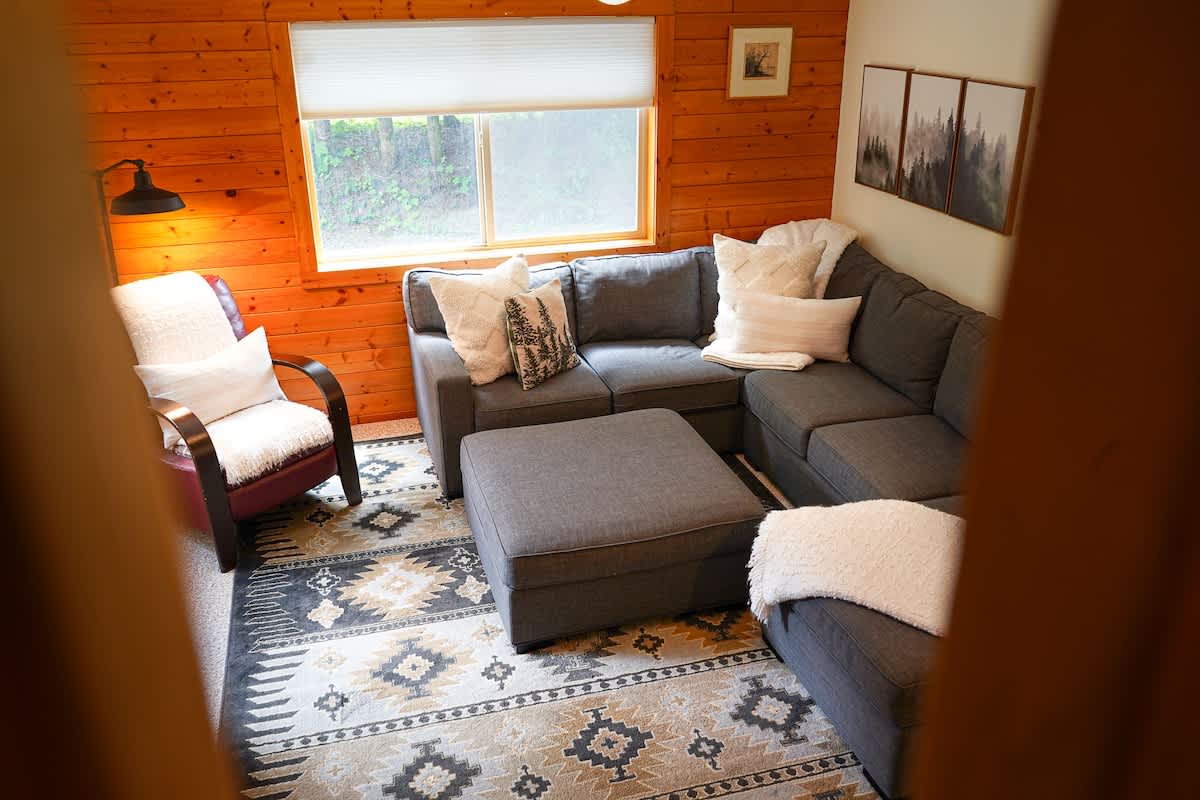 Mt Baker Retreat Hot tub, EV Charger & Bunk RM #35