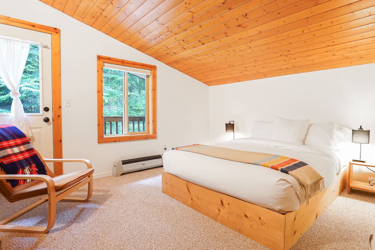 Mt Baker Retreat Hot tub, EV Charger & Bunk RM #24