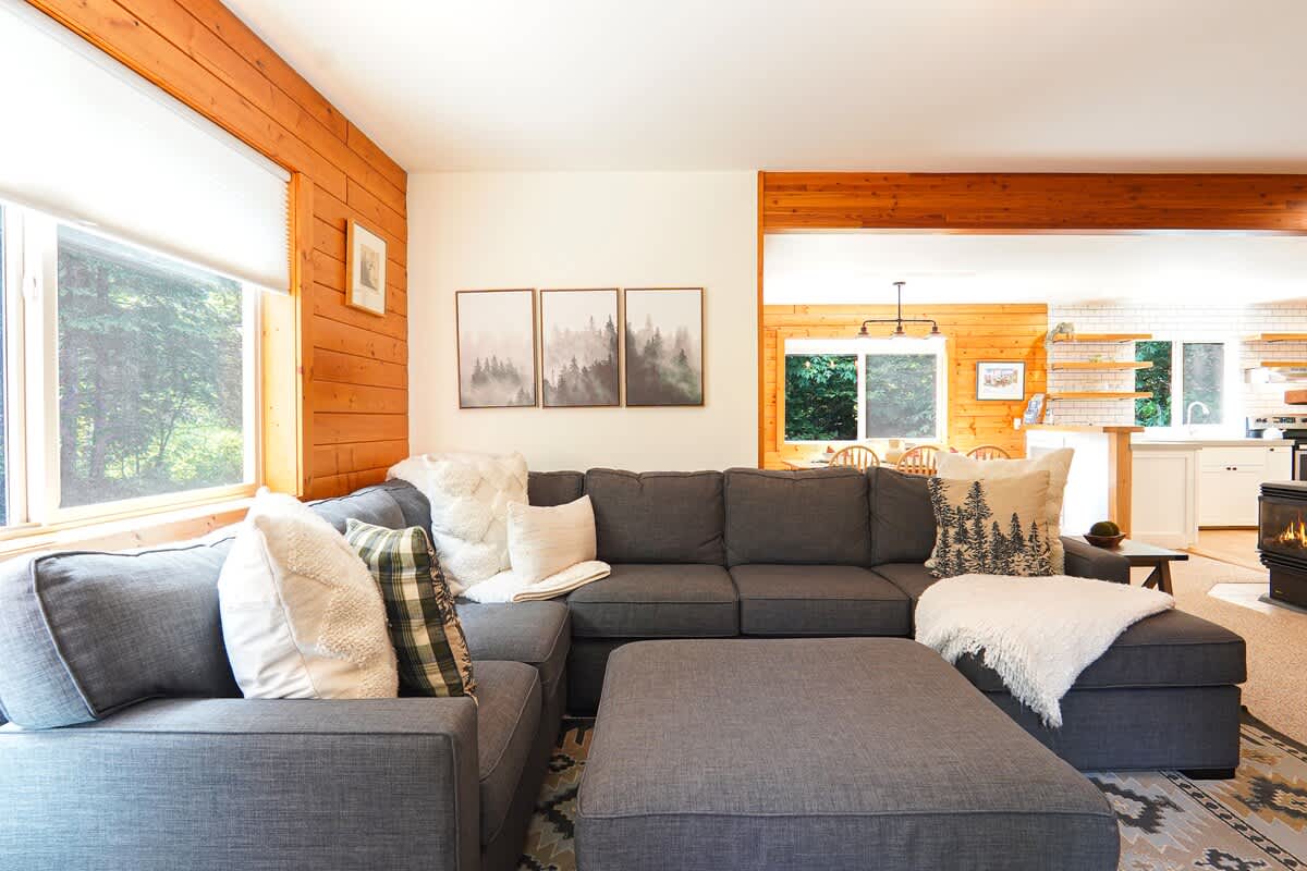Mt Baker Retreat Hot tub, EV Charger & Bunk RM