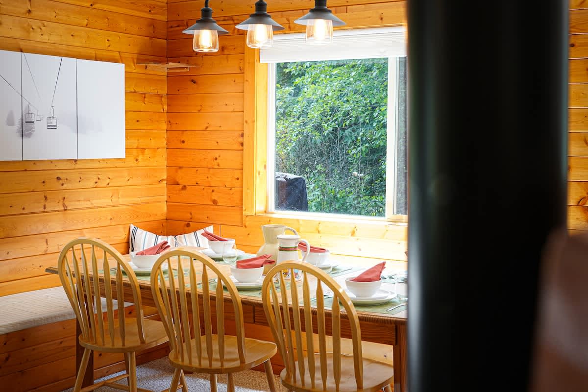 Mt Baker Retreat Hot tub, EV Charger & Bunk RM #50