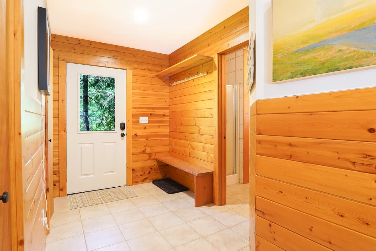 Mt Baker Retreat Hot tub, EV Charger & Bunk RM #32