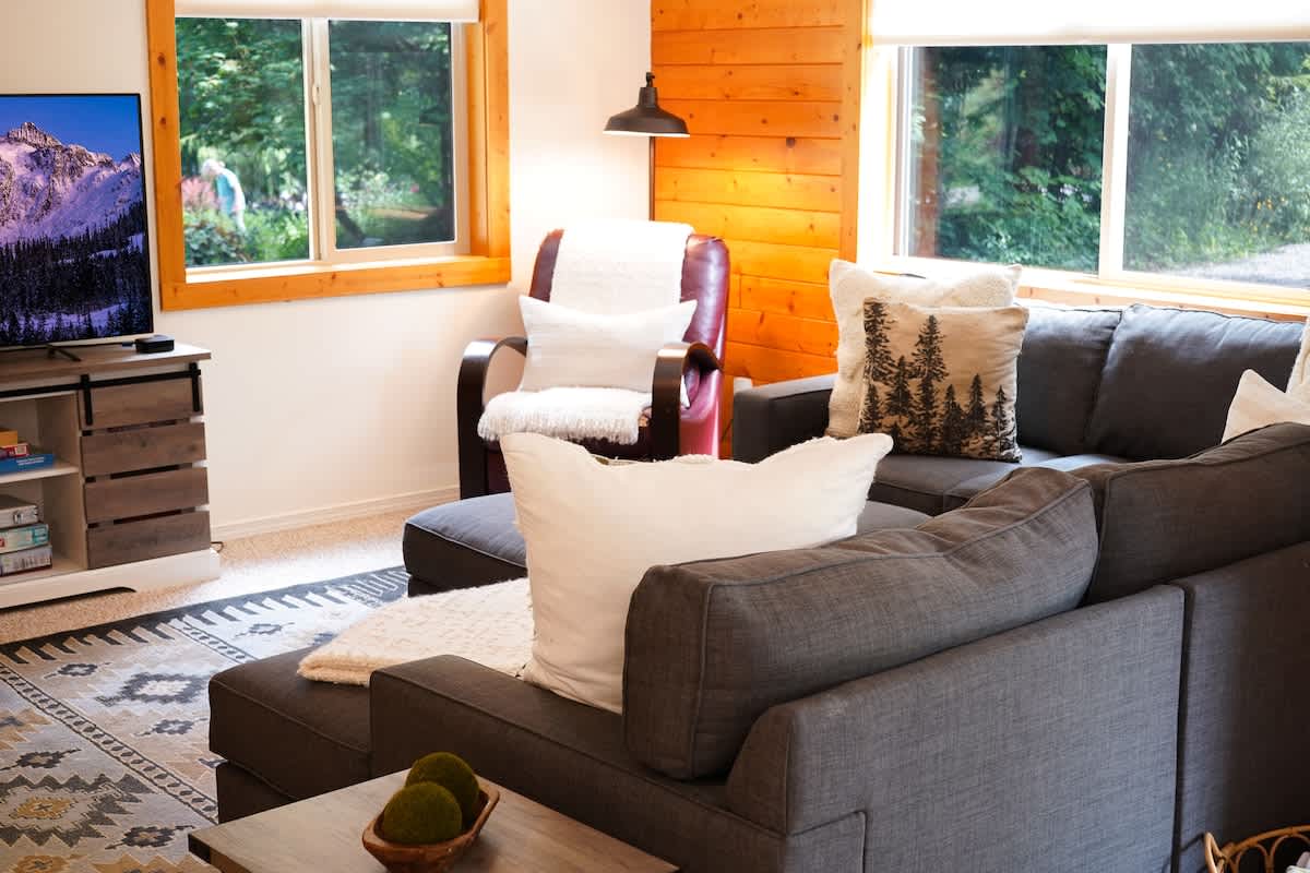 Mt Baker Retreat Hot tub, EV Charger & Bunk RM #49