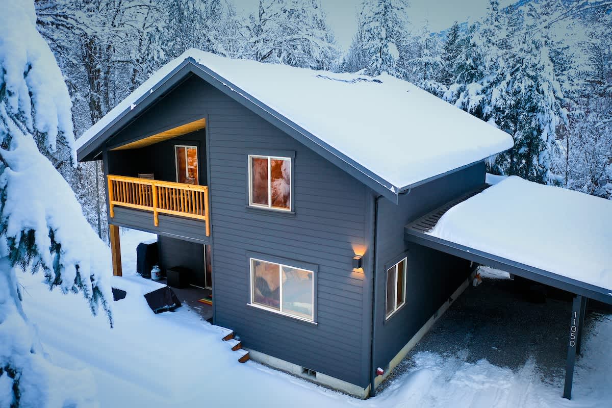 Mt Baker Retreat Hot tub, EV Charger & Bunk RM #56