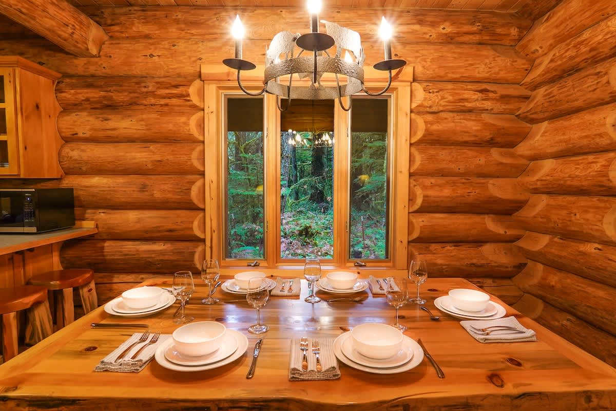 Mt Baker Storybook Cabin Hot Tub & Fireplace #11