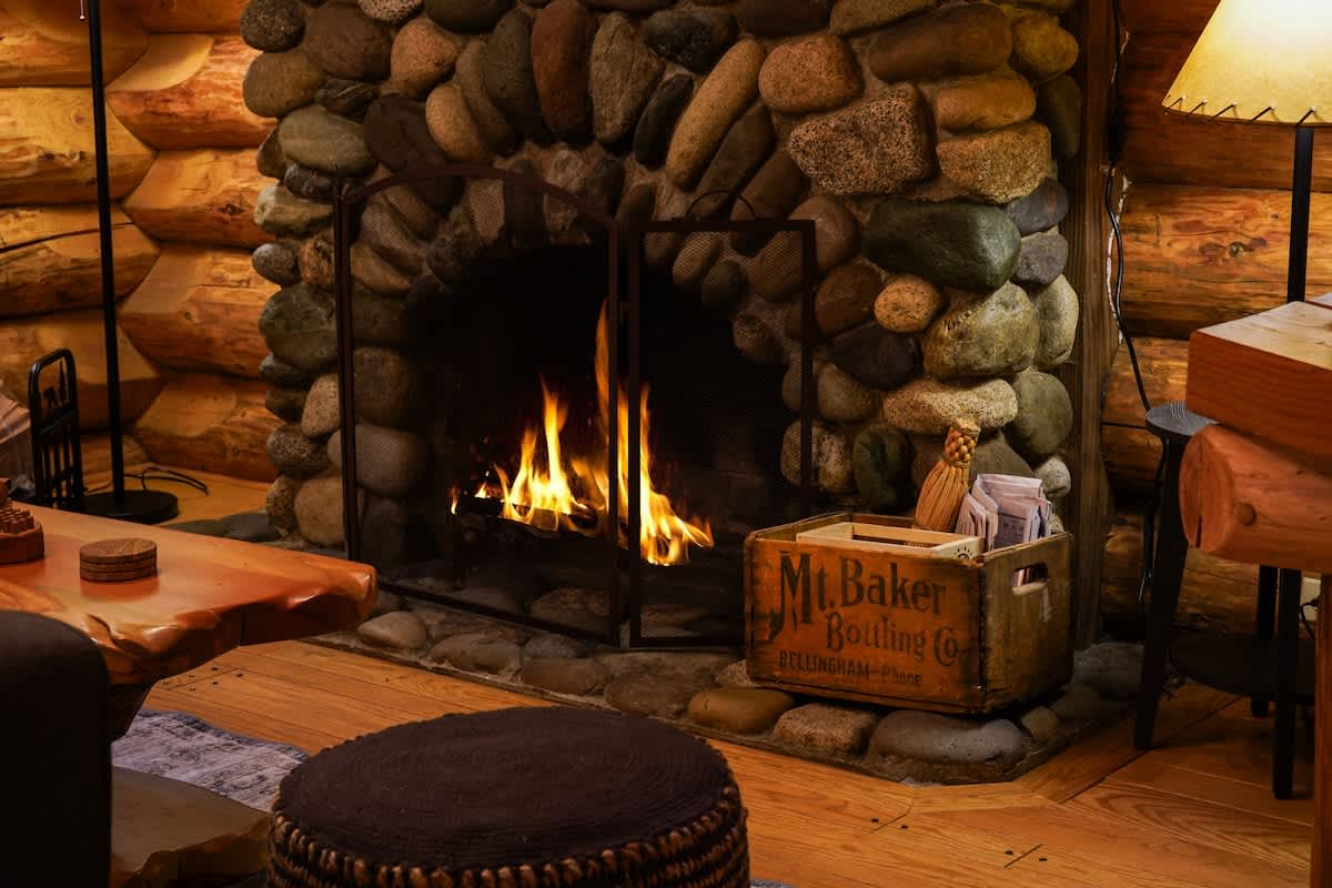 Mt Baker Storybook Cabin Hot Tub & Fireplace #19