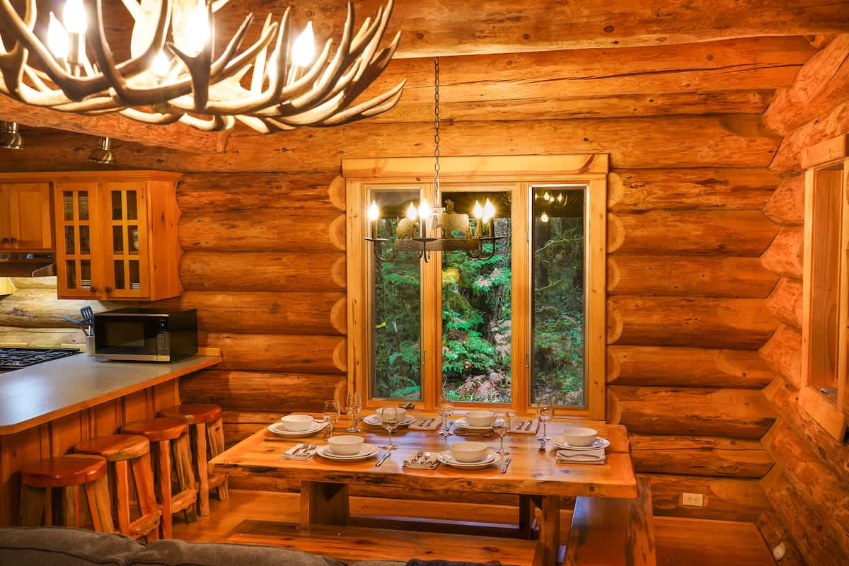 Mt Baker Storybook Cabin Hot Tub & Fireplace #29