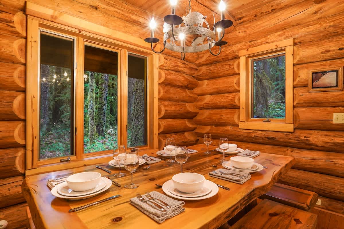 Mt Baker Storybook Cabin Hot Tub & Fireplace #20