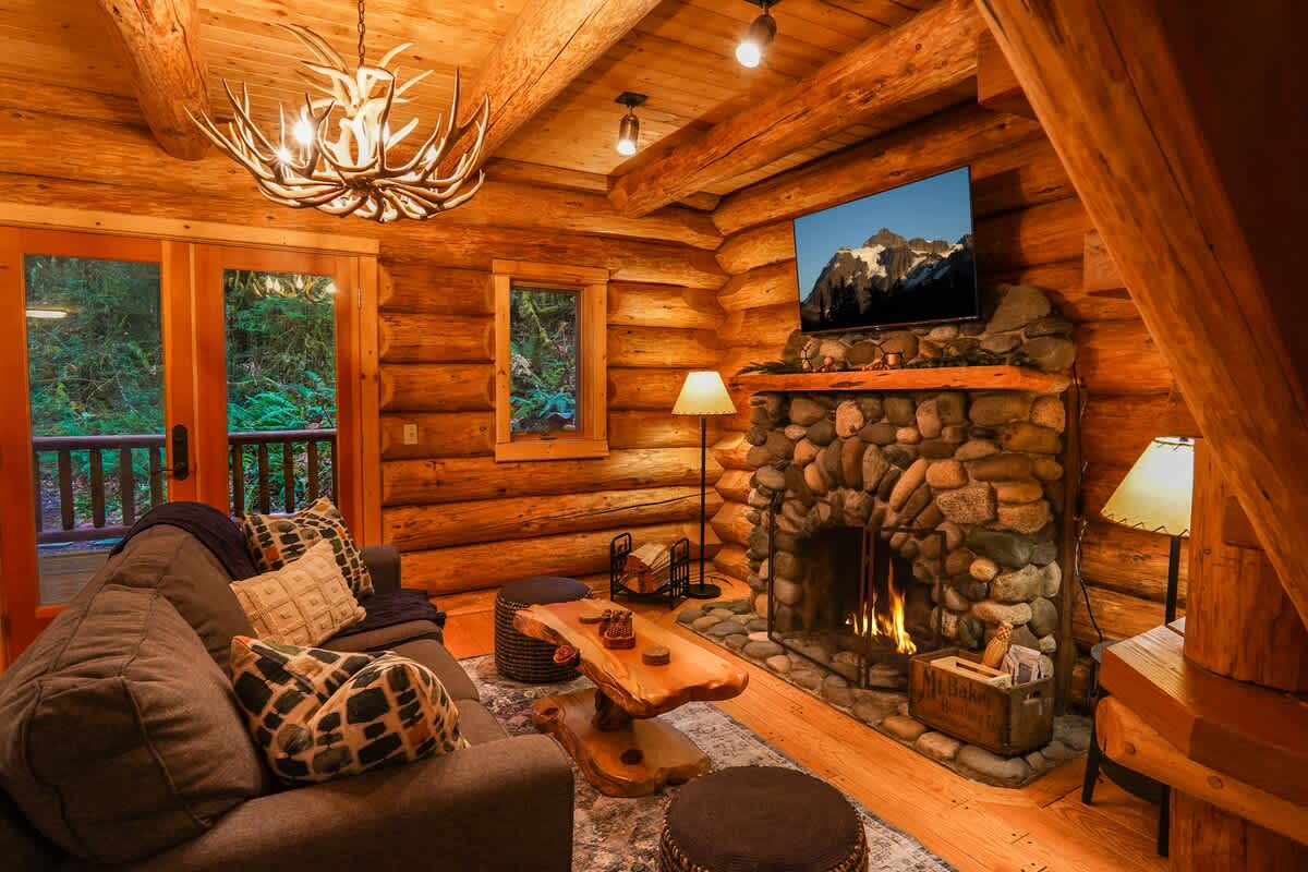 Mt Baker Storybook Cabin Hot Tub & Fireplace #30