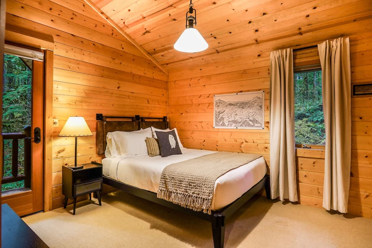 Mt Baker Storybook Cabin Hot Tub & Fireplace #31