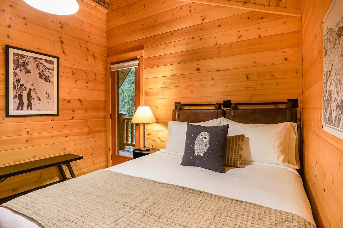 Mt Baker Storybook Cabin Hot Tub & Fireplace #43
