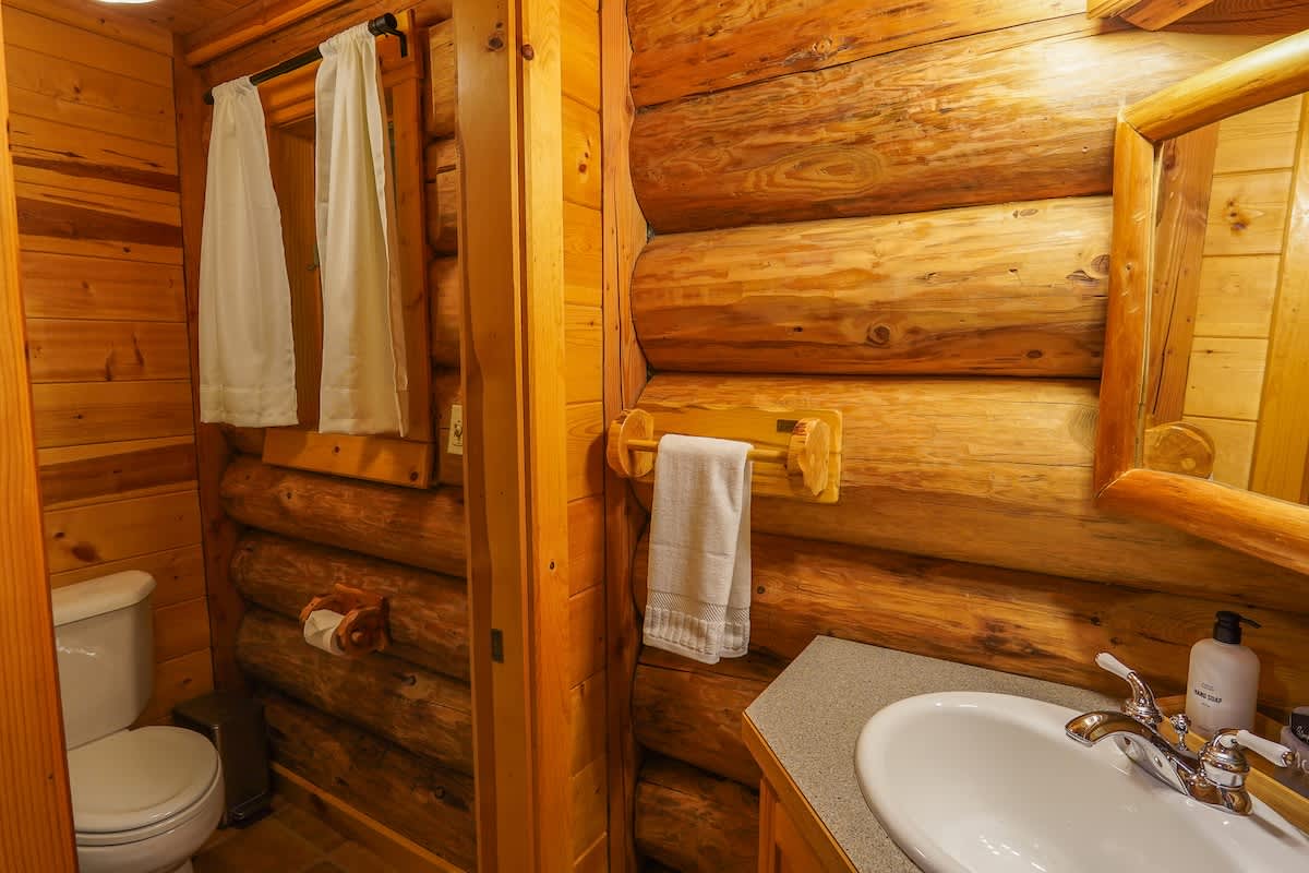 Mt Baker Storybook Cabin Hot Tub & Fireplace #33