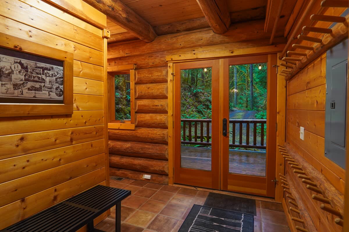Mt Baker Storybook Cabin Hot Tub & Fireplace #36