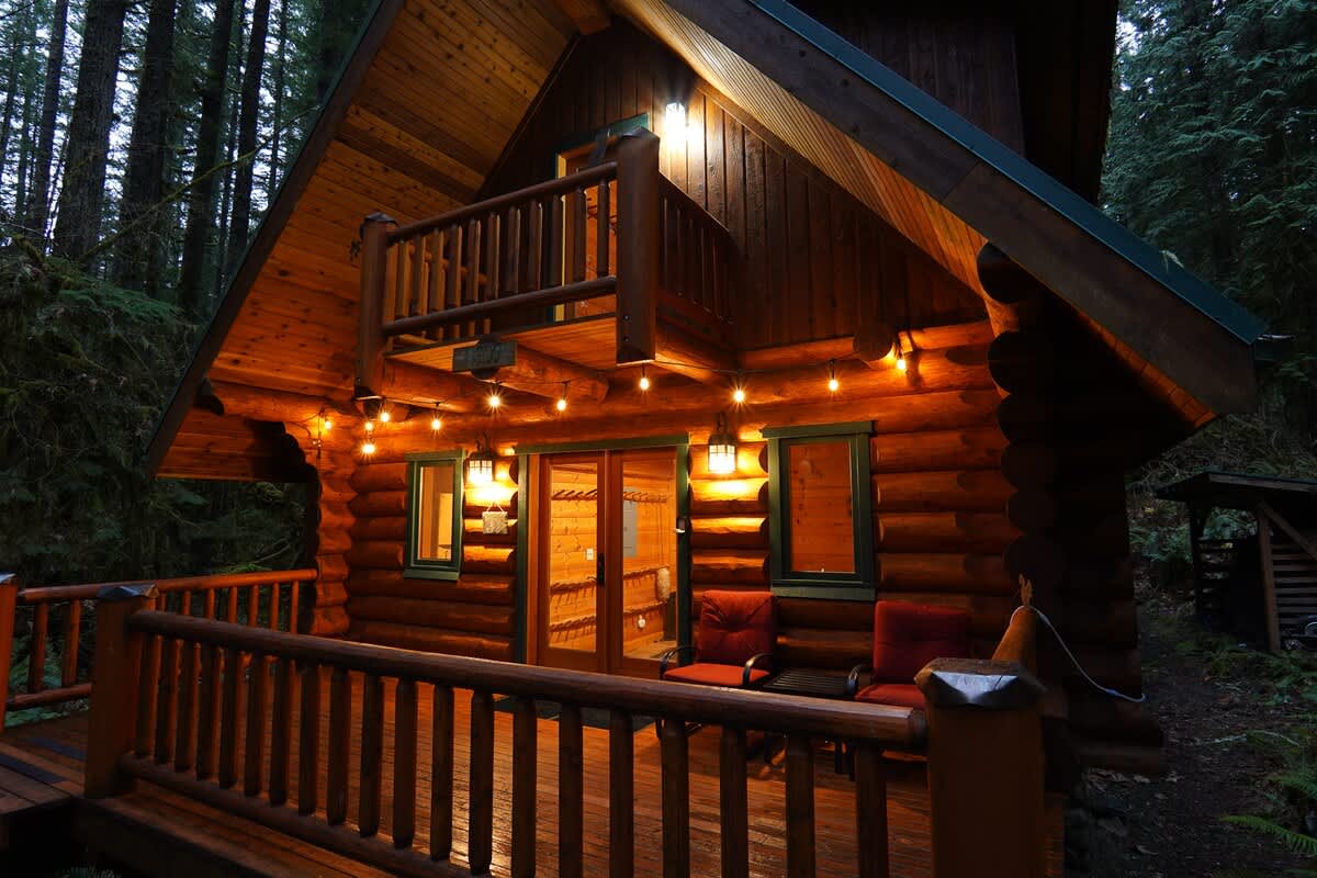 Mt Baker Storybook Cabin Hot Tub & Fireplace #47
