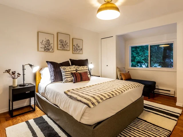 Bedroom 1 image 1