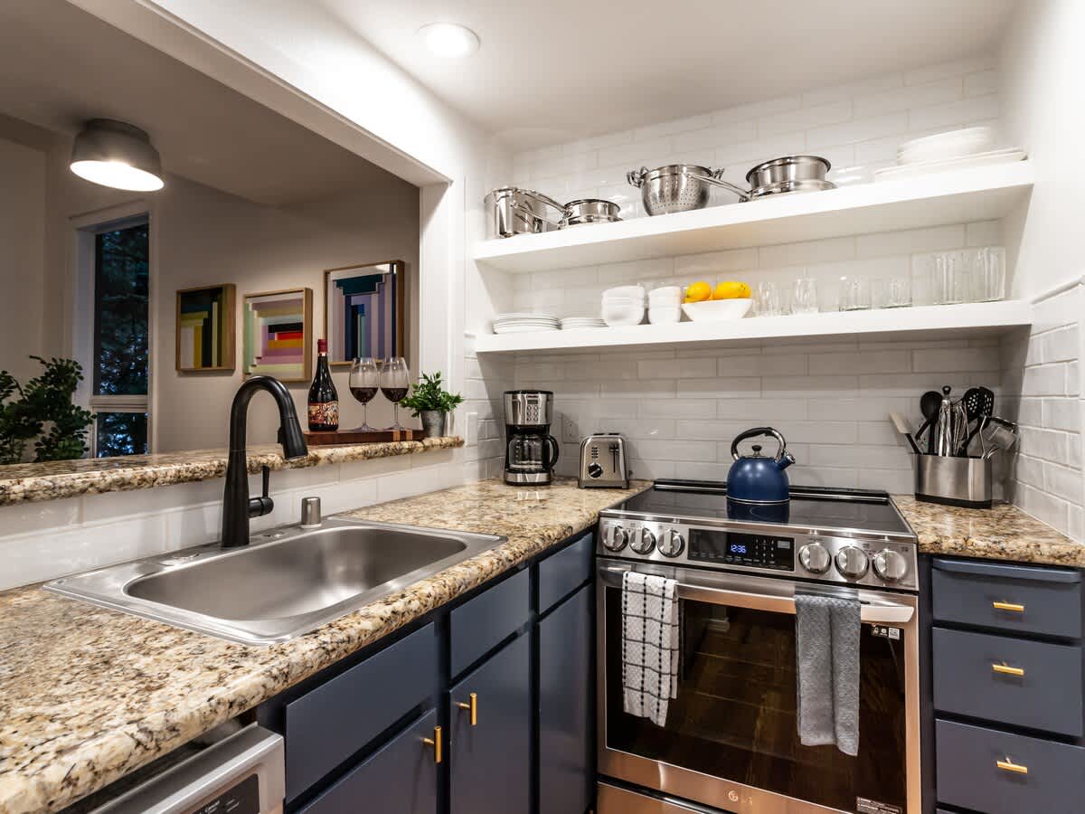 Mt Baker Resort Condo-River Views & Amenities