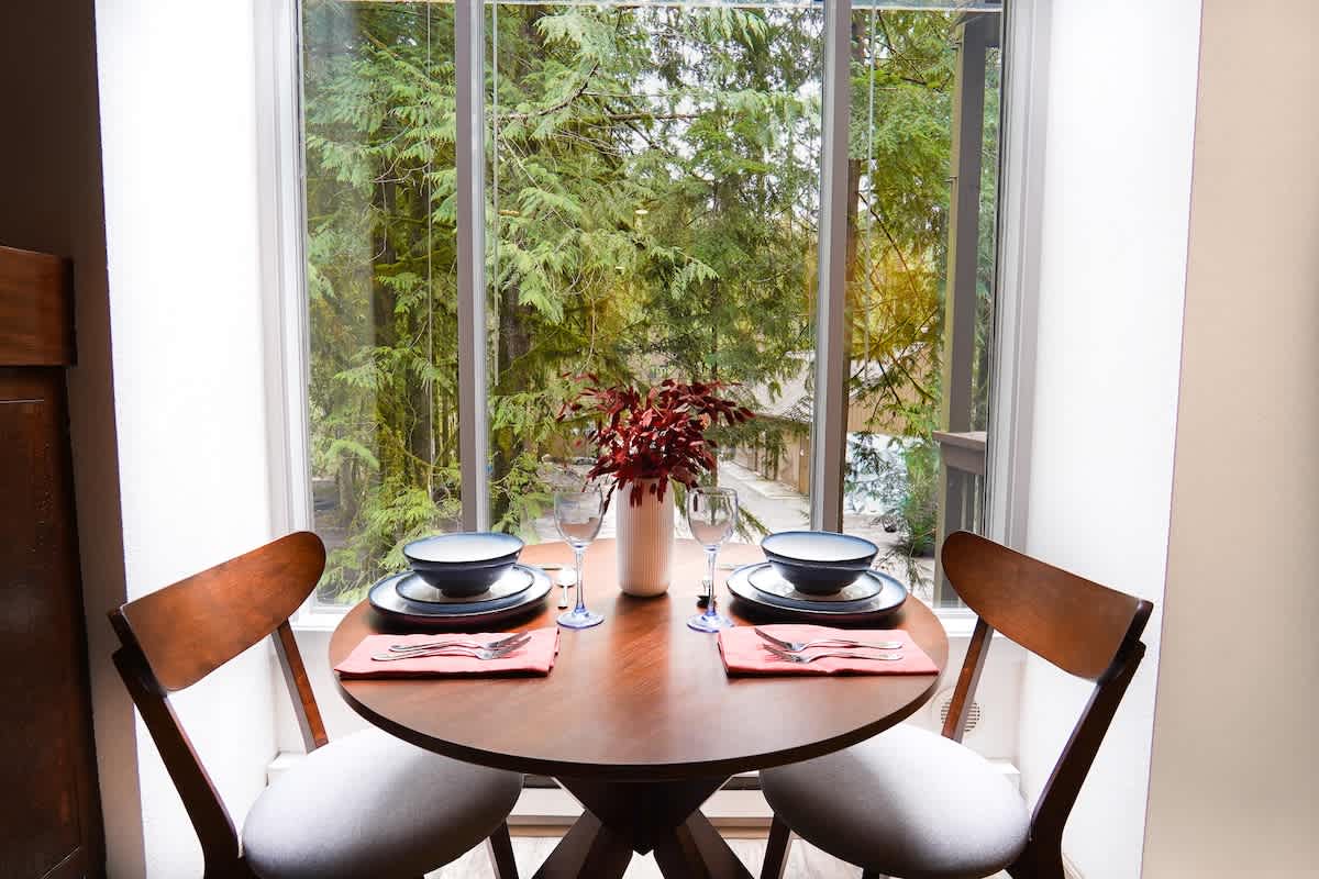 Newly Remodeled Pet Friendly Condo Pool,Sauna,Spa