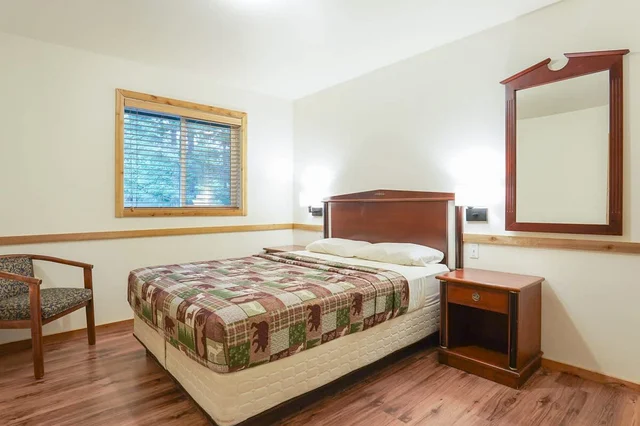 Bedroom 1 image 1
