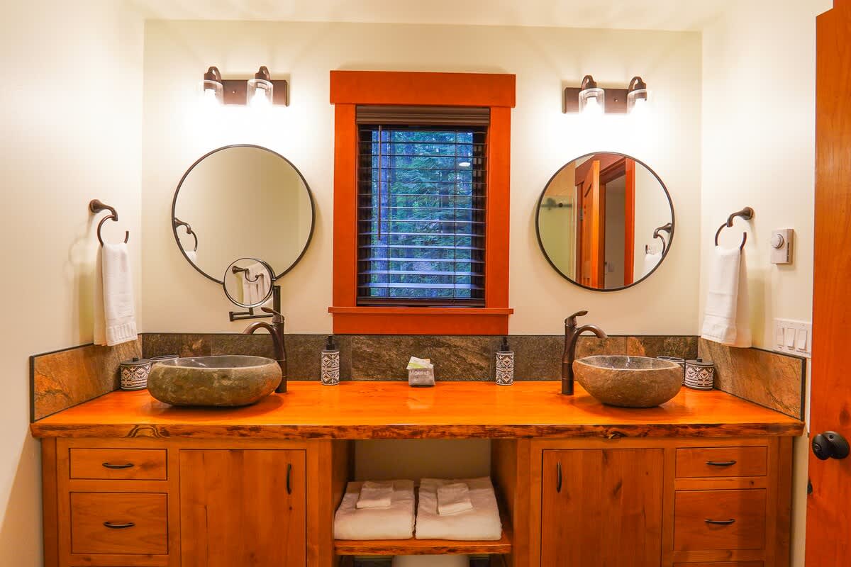 2 BR Modern Luxury Woodland Family Escape Near Mt Baker #12