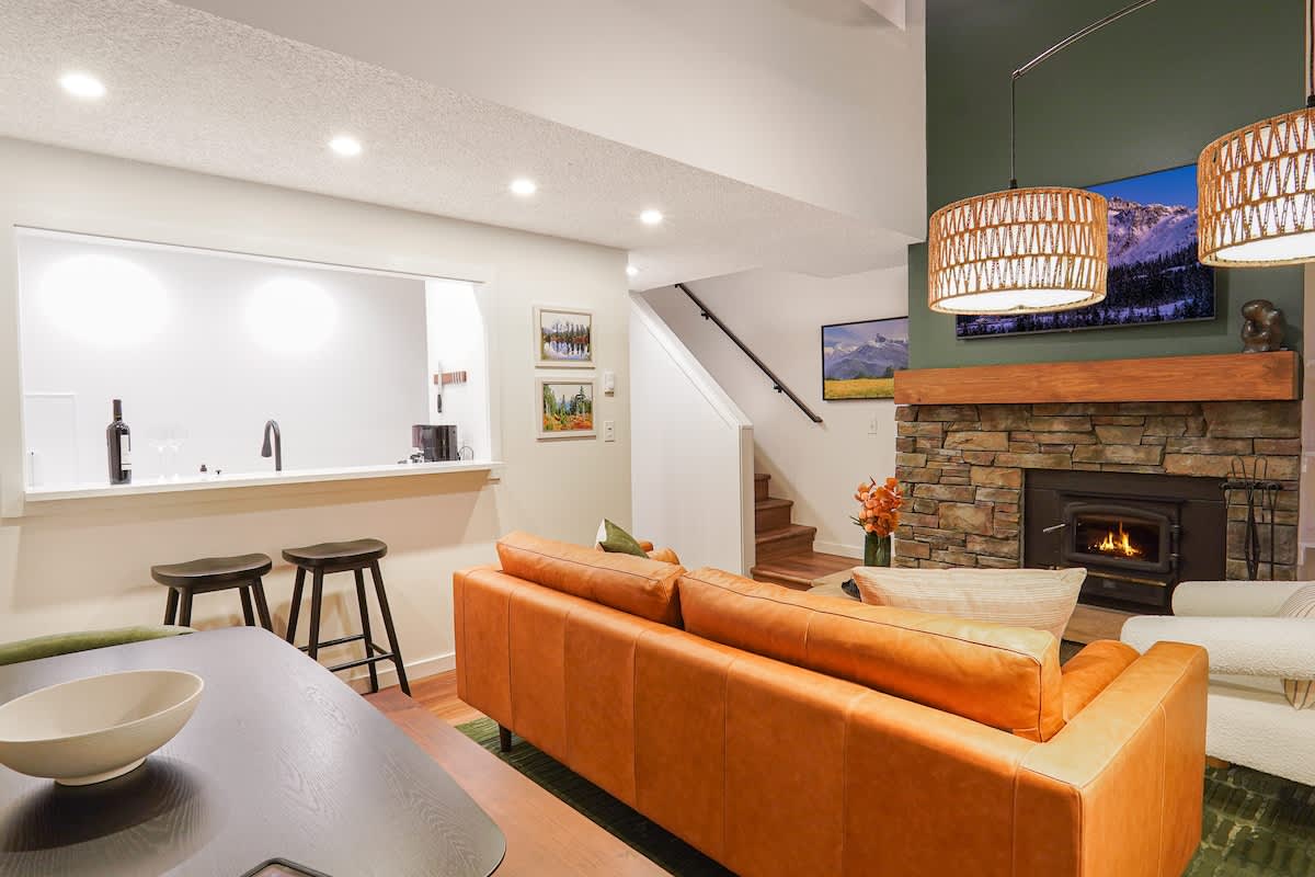 Mt Baker Luxe Condo Fireplace, Sleeps 5,Dogs OK
