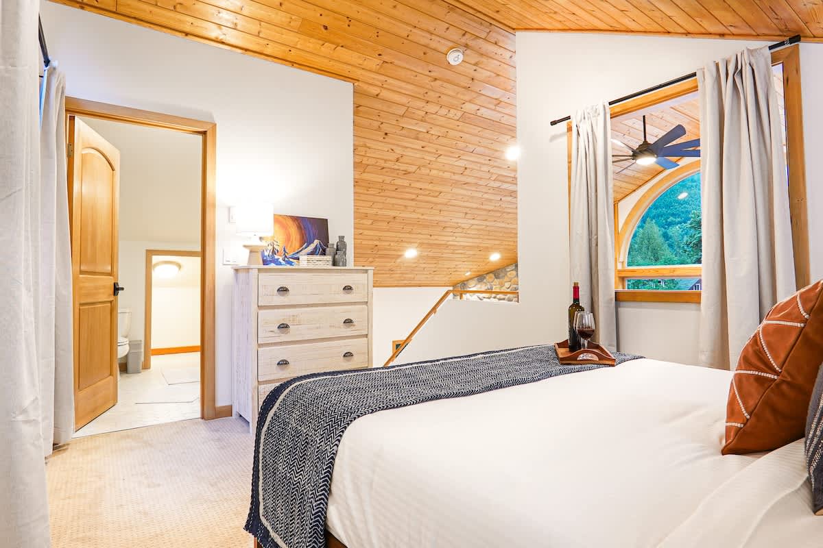 Mt Baker Luxe Chalet | Hot Tub, BBQ& Mtn Views #15