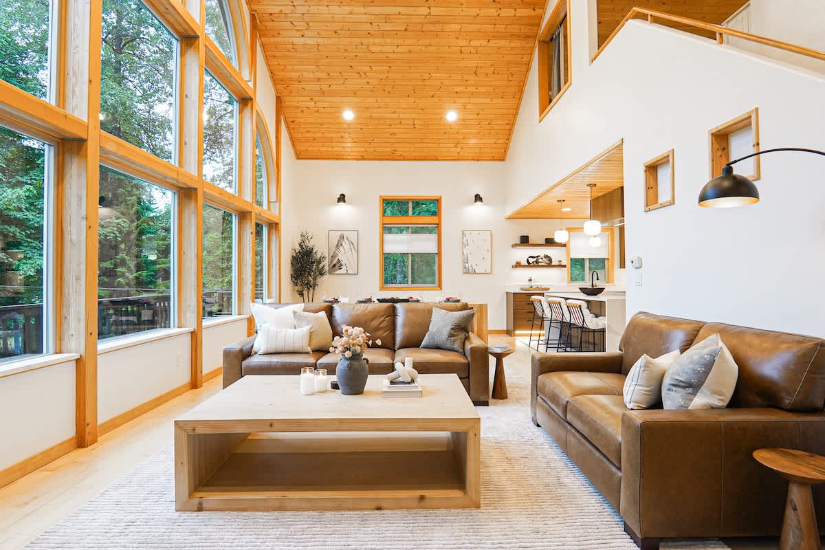 Mt Baker Luxe Chalet | Hot Tub, BBQ& Mtn Views