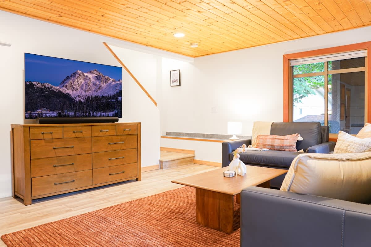 Mt Baker Luxe Chalet | Hot Tub, BBQ& Mtn Views #33