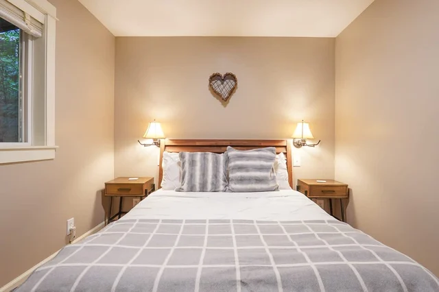 Bedroom 1 image 1