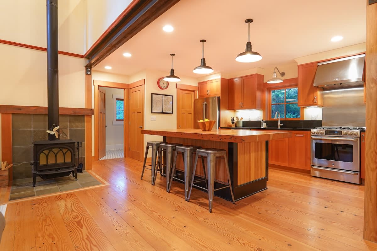 The Shuksan-Heated Pool, Pickleball & Pingpong