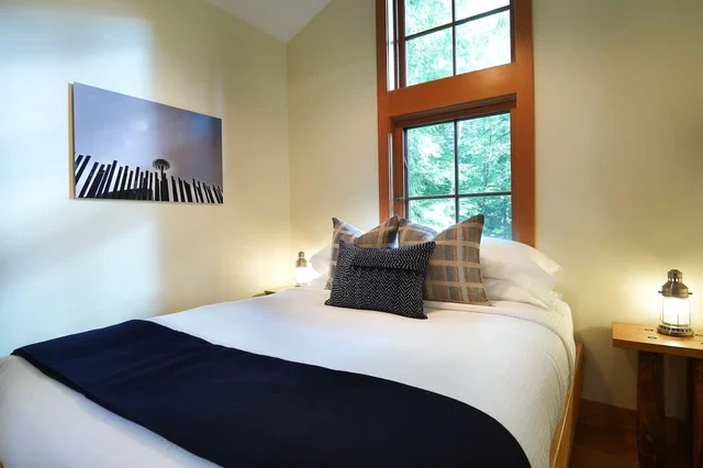 Bedroom 1 image 1