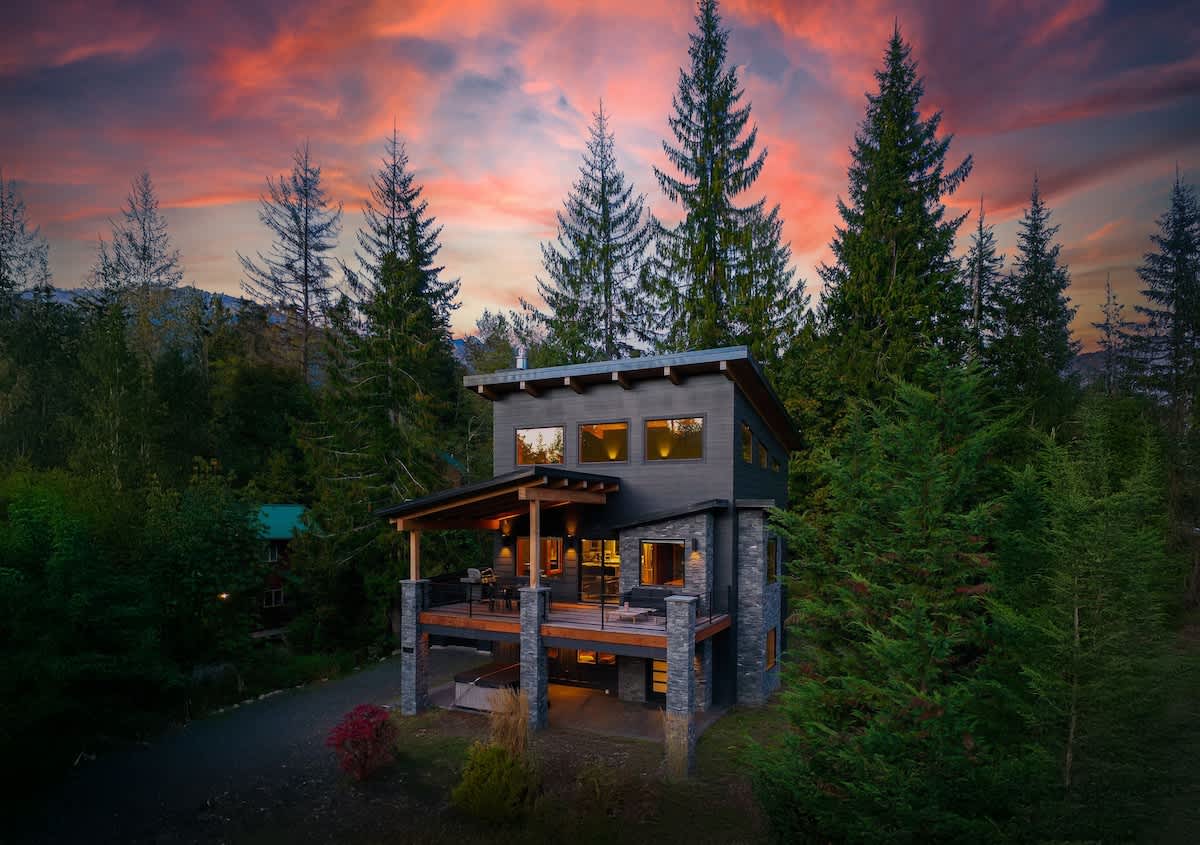 Luxe Summer Chalet:Hot tub,Foosball,Mtn Views #41