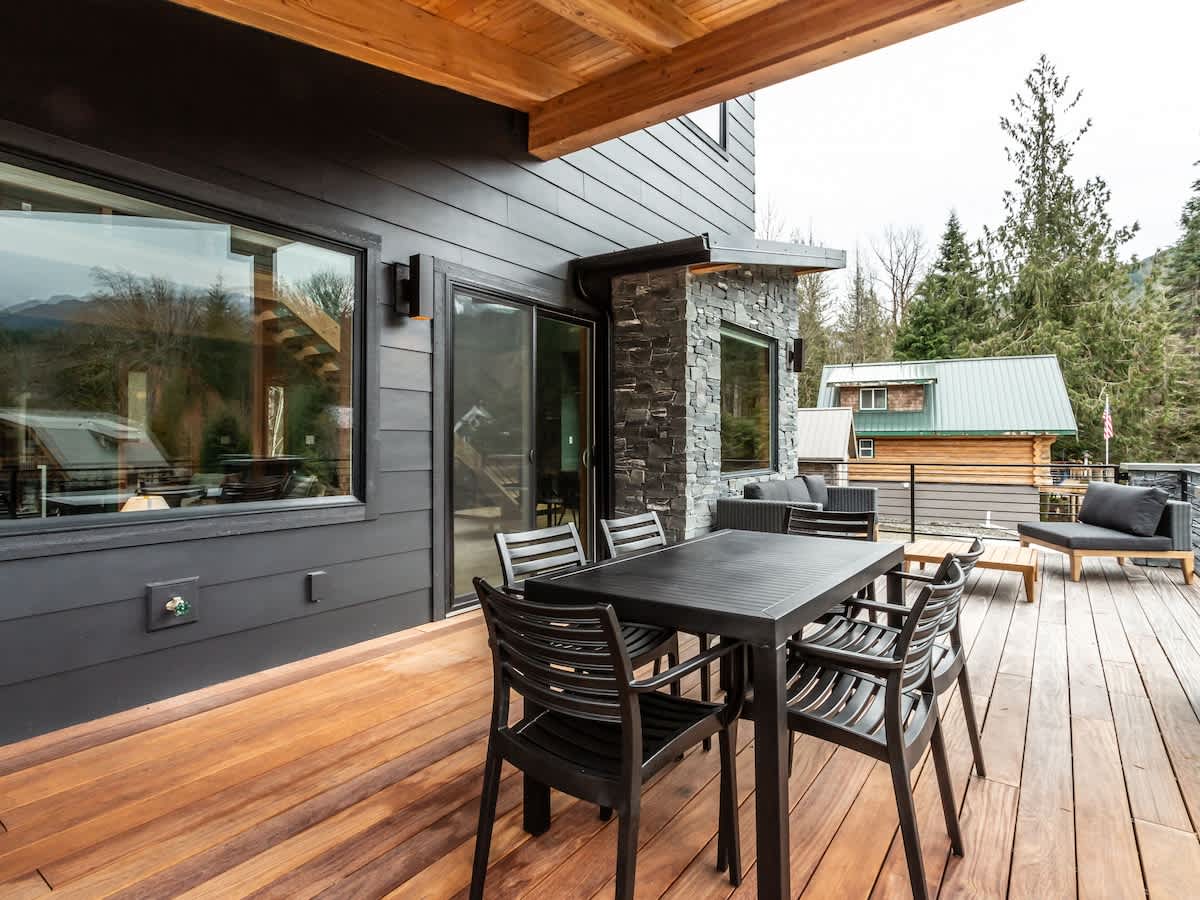 Luxe Summer Chalet:Hot tub,Foosball,Mtn Views #8
