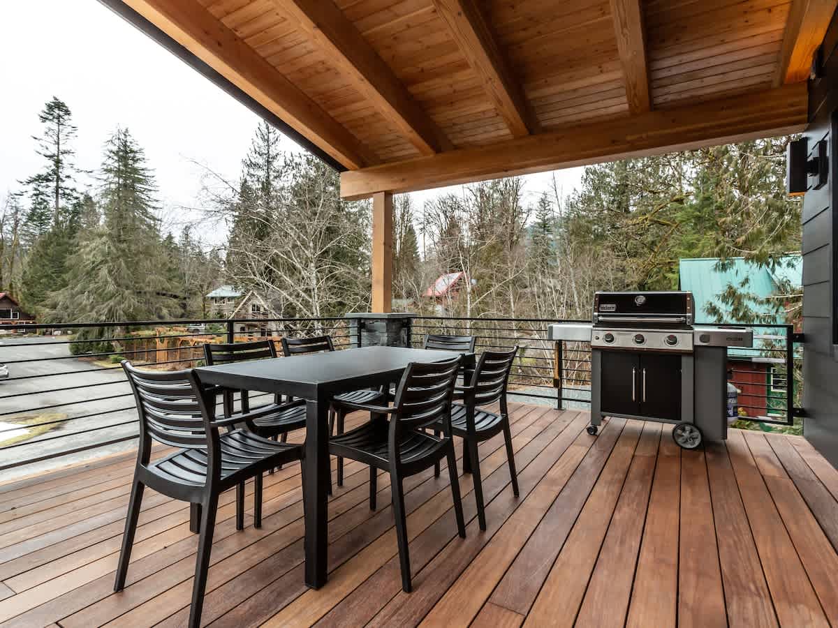 Luxe Summer Chalet:Hot tub,Foosball,Mtn Views #4