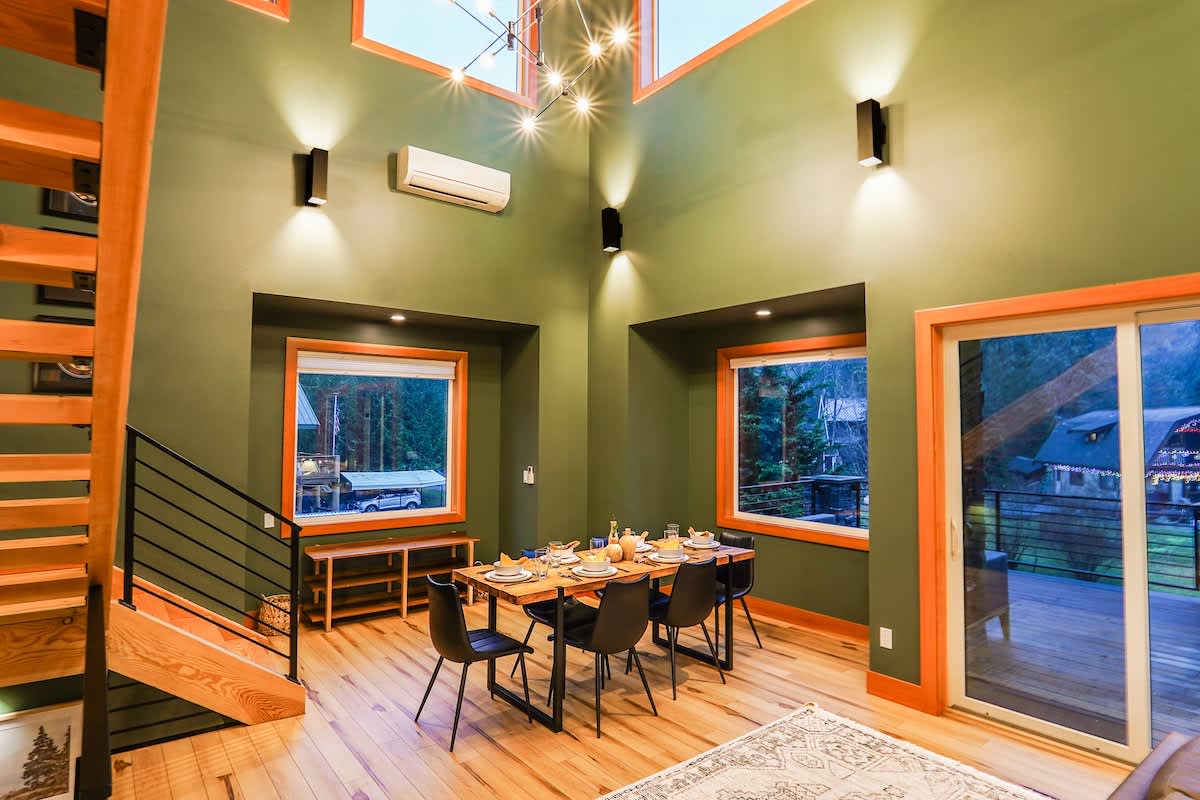 Luxe Summer Chalet:Hot tub,Foosball,Mtn Views #5