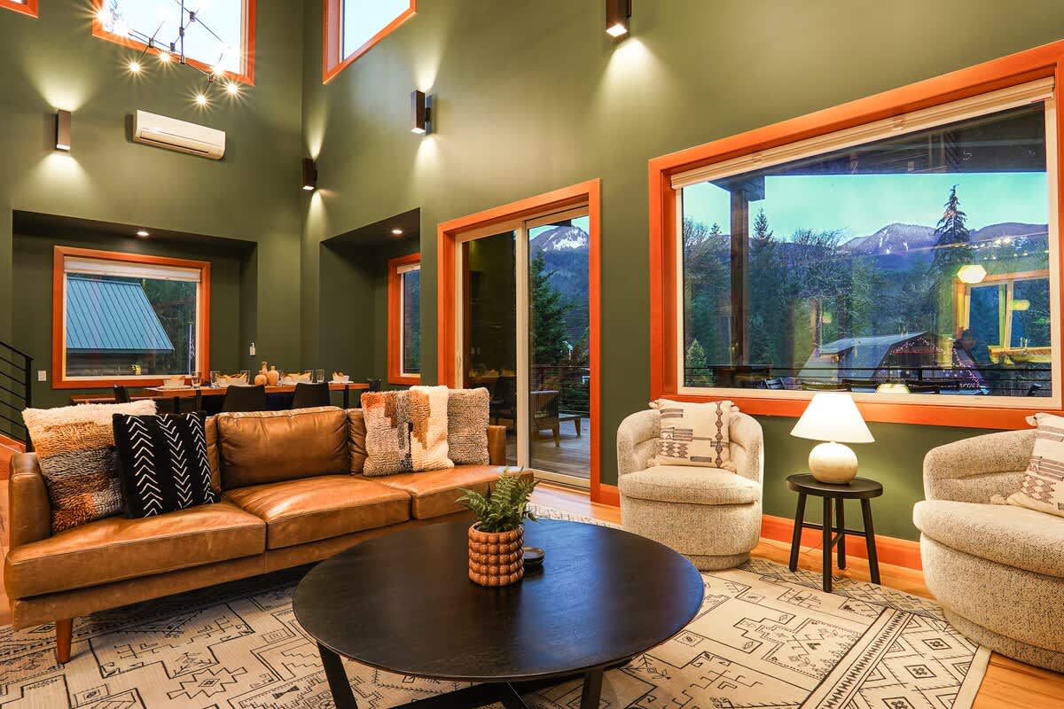 Luxe Summer Chalet:Hot tub,Foosball,Mtn Views #30