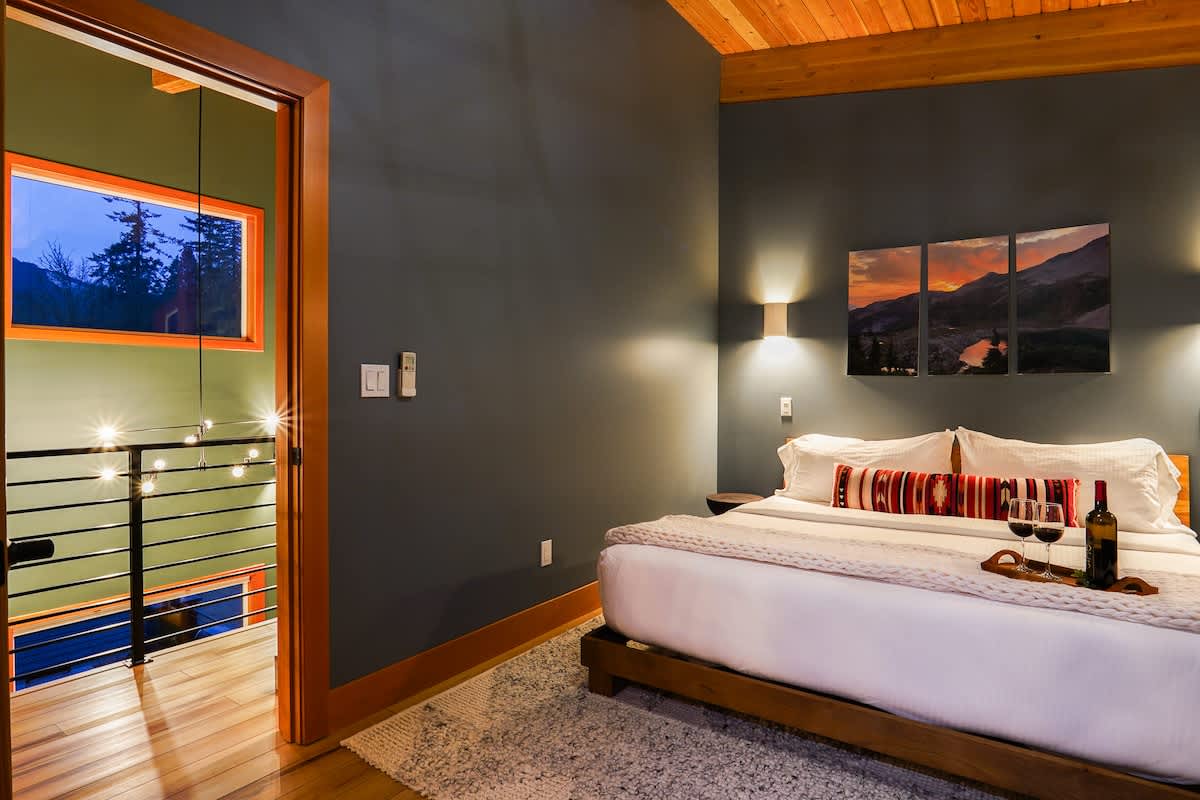 Luxe Summer Chalet:Hot tub,Foosball,Mtn Views #28