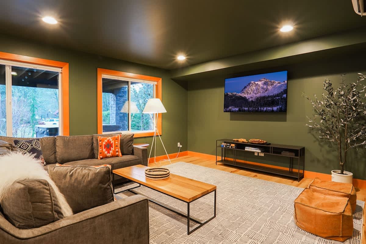 Luxe Summer Chalet:Hot tub,Foosball,Mtn Views #38
