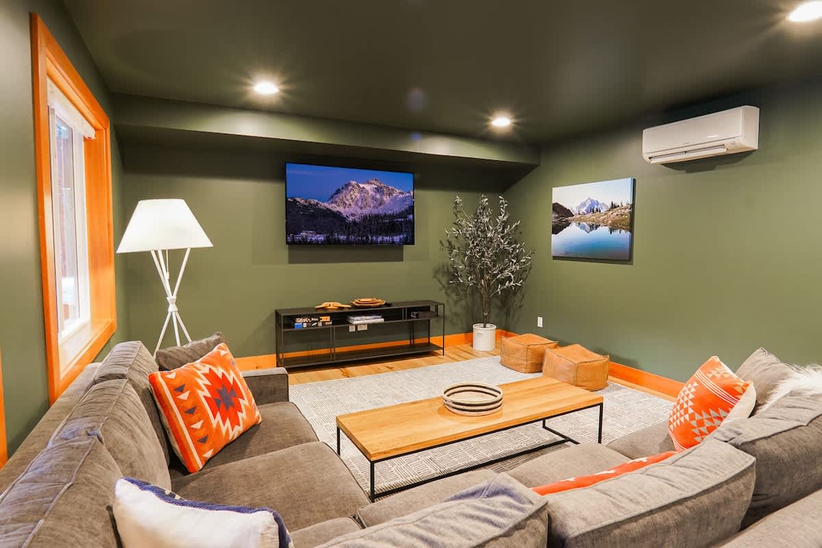 Luxe Summer Chalet:Hot tub,Foosball,Mtn Views #39