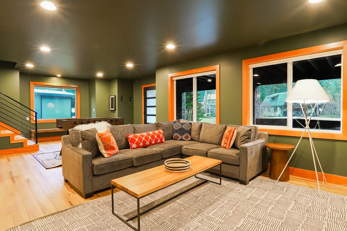 Luxe Summer Chalet:Hot tub,Foosball,Mtn Views #40