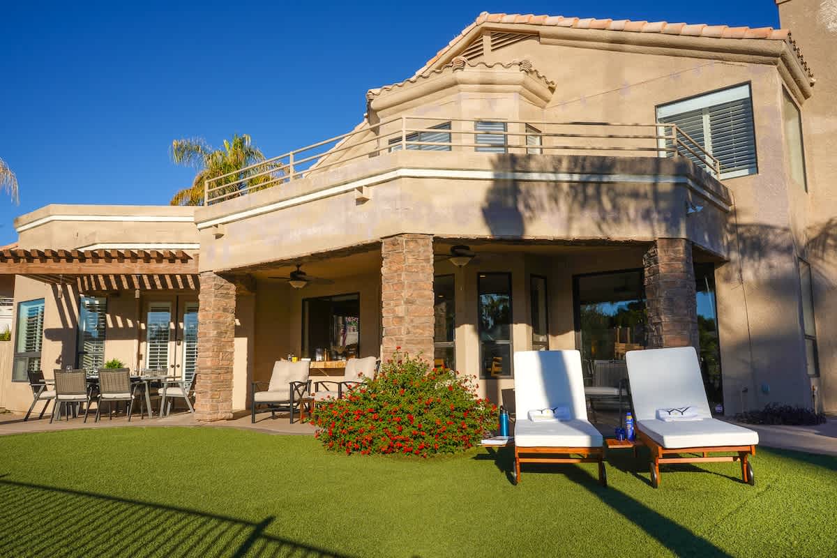 4BR Luxury Lake Family House, Escape the Cold #33