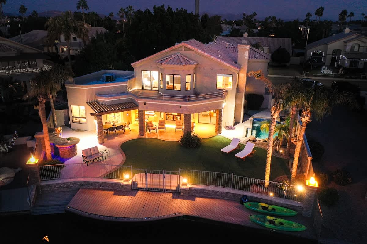 4BR Luxury Lake Family House, Escape the Cold #56