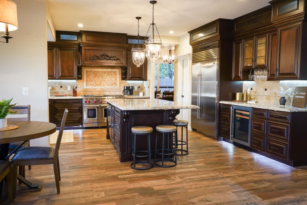 4BR Luxury Lake Family House, Escape the Cold #31