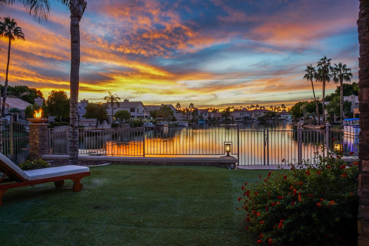 4BR Luxury Lake Family House, Escape the Cold #45